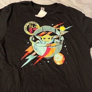 Star Wars mandalorian baby yoda tee